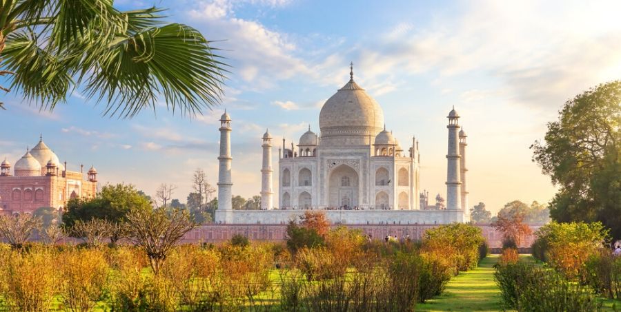 Guided tours of Taj Mahal