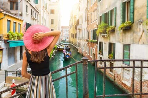 Enjoy a guided tour of Venice image