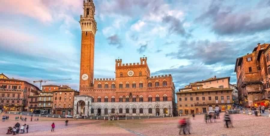 Discover Siena on Italy holiday