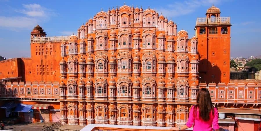 Visit Hawa Mahal on guided tour of India