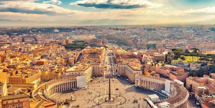 Visit Vatican on Rome city break