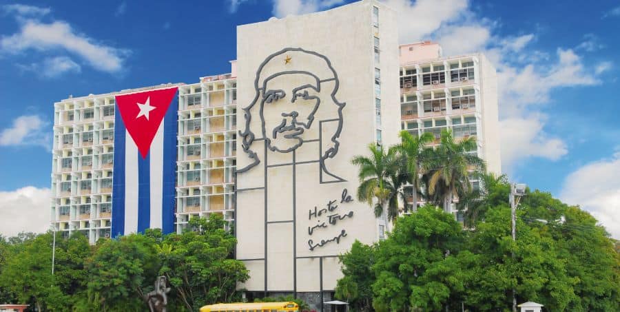 Visit ‘Plaza de la Revolución in Havana