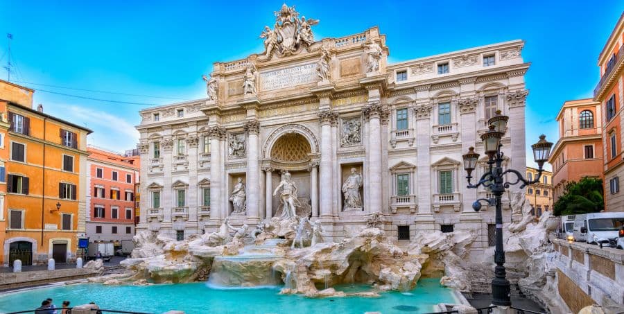 Guided tour of Trevi Fountain
